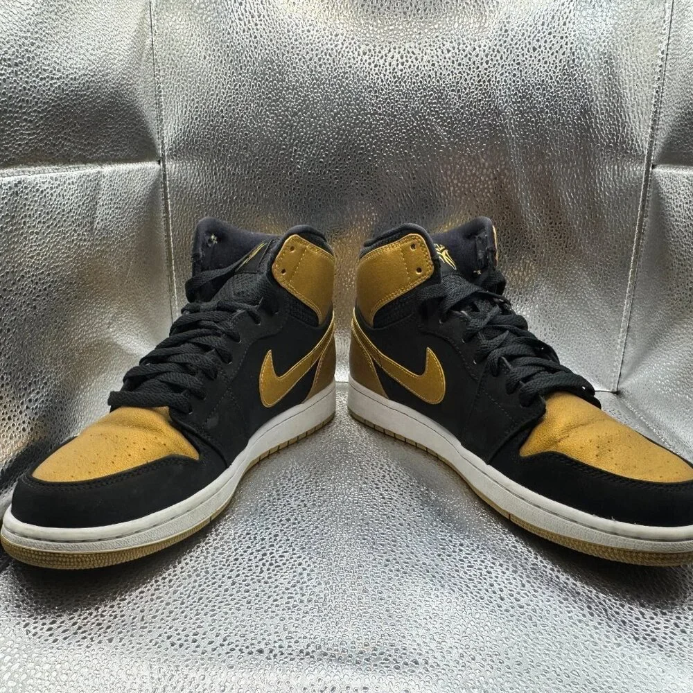 Size 9.5‎ Nike Air Jordan 1 Retro High Black Gold White Sneaker Shoes 332550-026